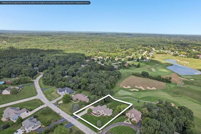 194 Crooked Stick PASS, North Prairie, WI 53153