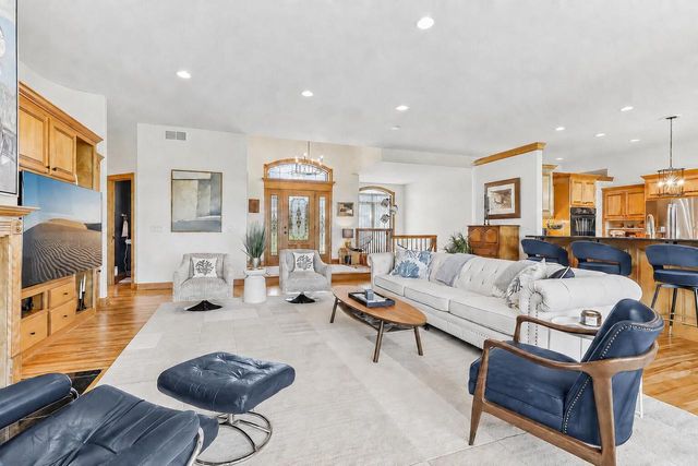 194 Crooked Stick PASS, North Prairie, WI 53153