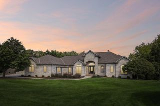 194 Crooked Stick PASS, North Prairie, WI 53153