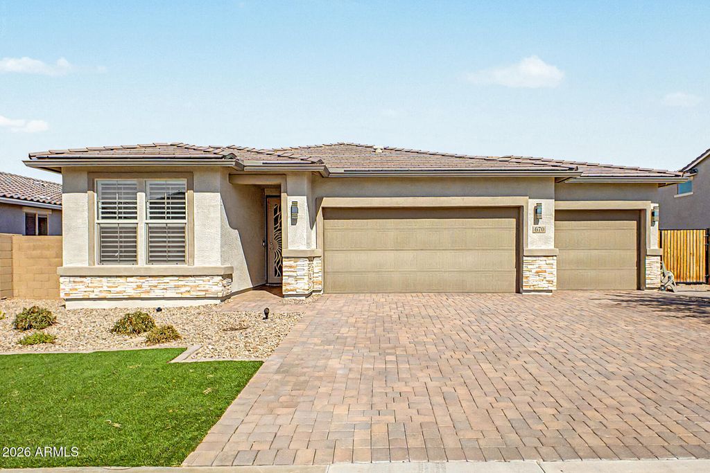 670 S PARKER Lane, Casa Grande, AZ 85122 — exterior