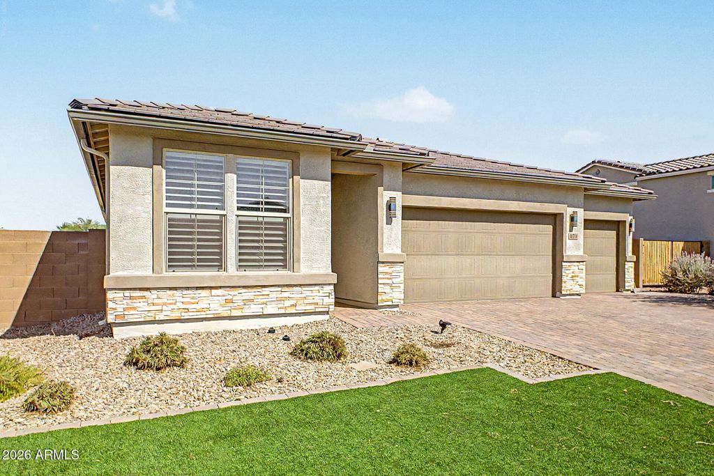 670 S PARKER Lane, Casa Grande, AZ 85122 — photo 4