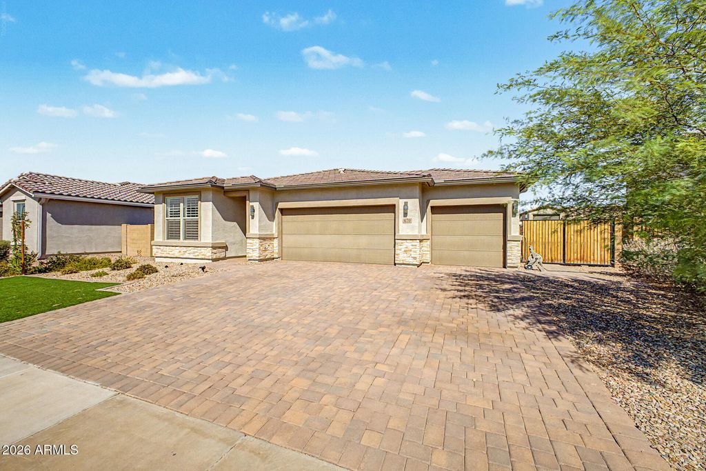 670 S PARKER Lane, Casa Grande, AZ 85122 — photo 5