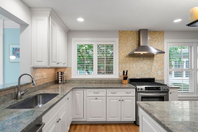 17 Hastings Way 17, Wayland, MA 01778