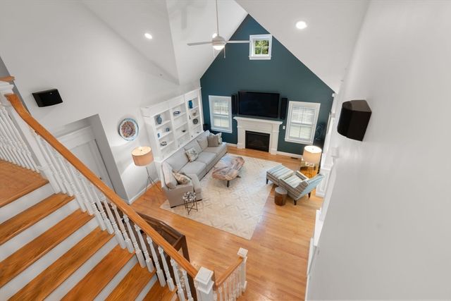 17 Hastings Way 17, Wayland, MA 01778