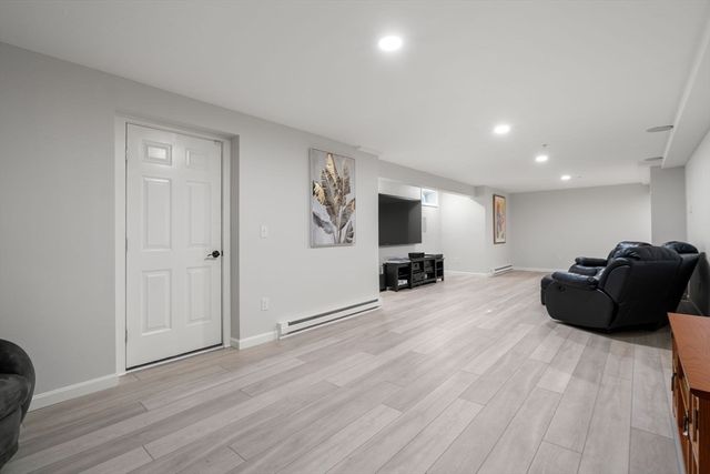 17 Hastings Way 17, Wayland, MA 01778