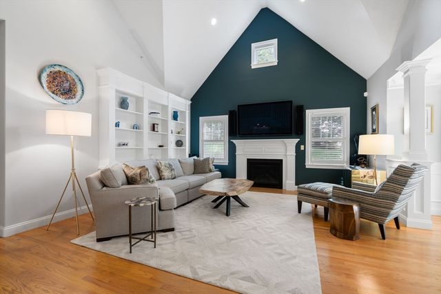 17 Hastings Way 17, Wayland, MA 01778