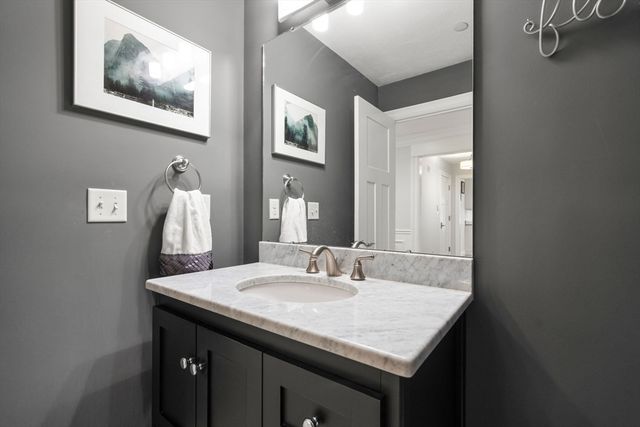 17 Hastings Way 17, Wayland, MA 01778