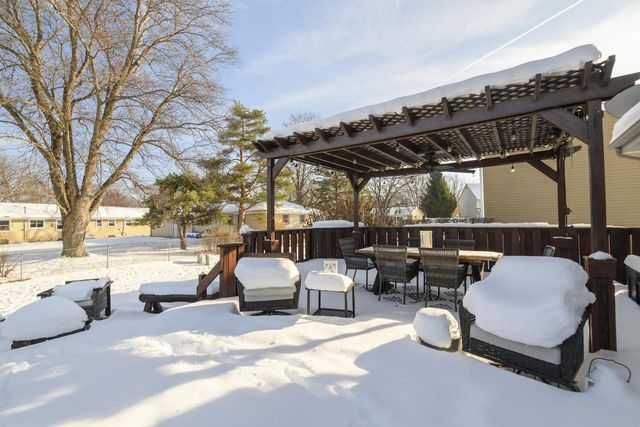 W181N8912 Melanie LANE, Menomonee Falls, WI 53051