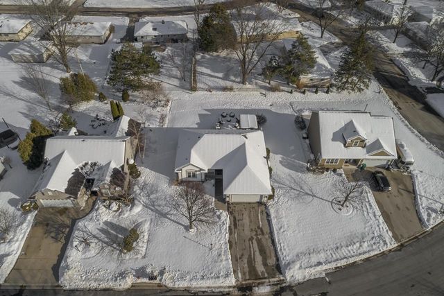 W181N8912 Melanie LANE, Menomonee Falls, WI 53051