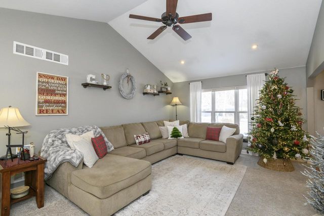 W181N8912 Melanie LANE, Menomonee Falls, WI 53051