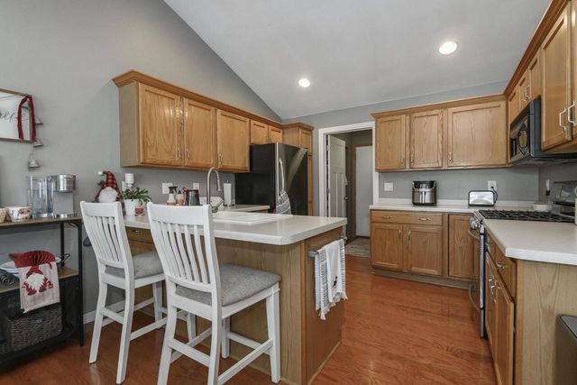 W181N8912 Melanie LANE, Menomonee Falls, WI 53051