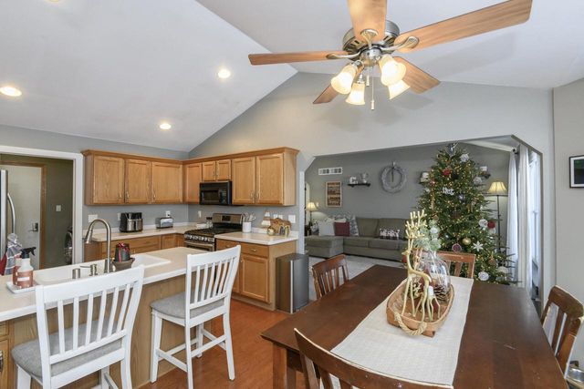 W181N8912 Melanie LANE, Menomonee Falls, WI 53051