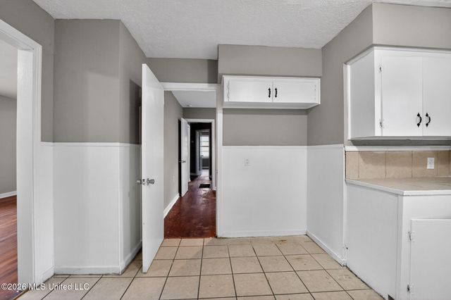 734 Montclair Place, Jackson, MS 39206