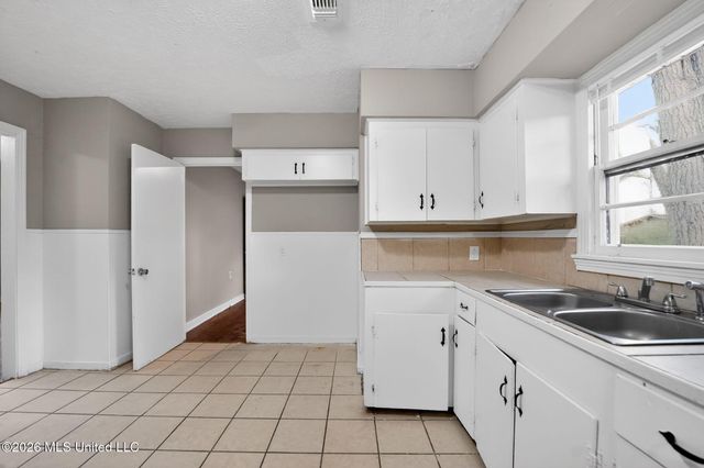 734 Montclair Place, Jackson, MS 39206