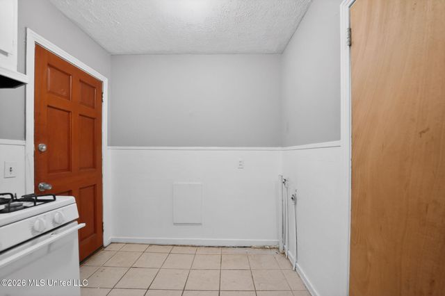 734 Montclair Place, Jackson, MS 39206