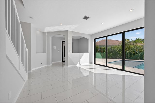 4179 E Cascade Ter, Weston, FL 33332