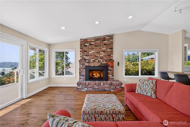 4808 Glasgow Way, Anacortes, WA 98221