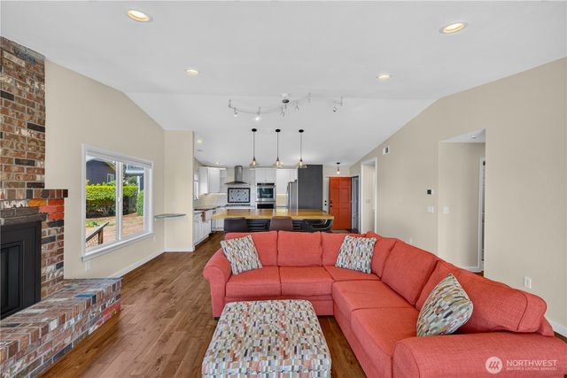 4808 Glasgow Way, Anacortes, WA 98221