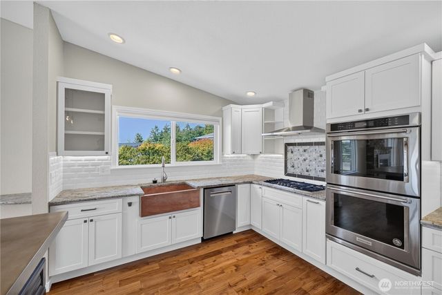 4808 Glasgow Way, Anacortes, WA 98221