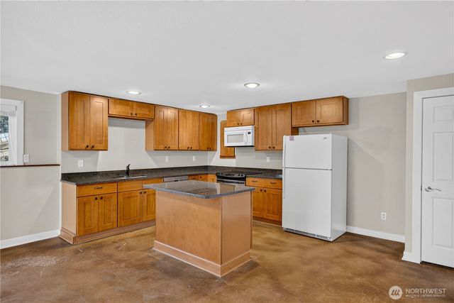 4808 Glasgow Way, Anacortes, WA 98221