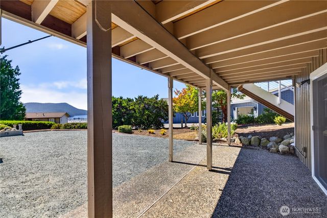 4808 Glasgow Way, Anacortes, WA 98221