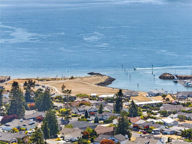 4808 Glasgow Way, Anacortes, WA 98221