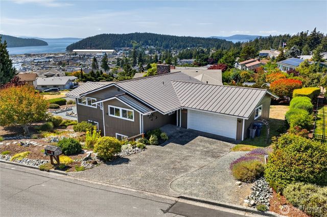 4808 Glasgow Way, Anacortes, WA 98221