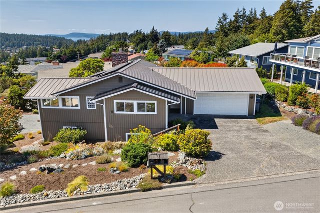 4808 Glasgow Way, Anacortes, WA 98221