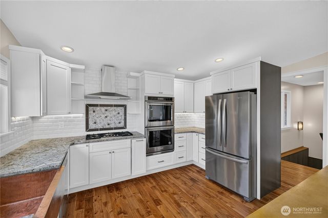 4808 Glasgow Way, Anacortes, WA 98221