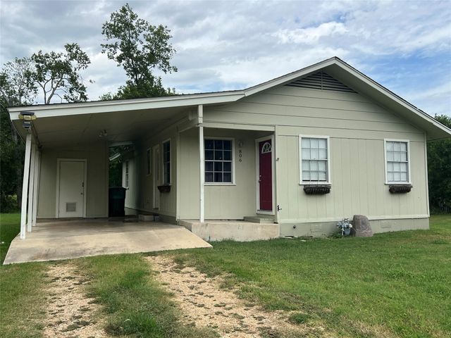806 W 8th ST, Taylor, TX 76574