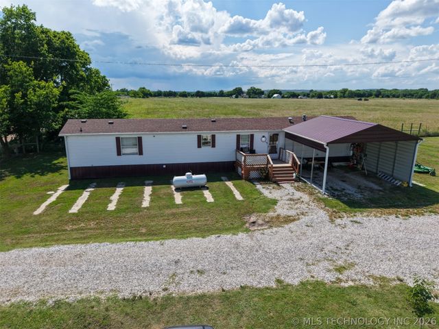 9264 Cherry Road, Henryetta, OK 74437