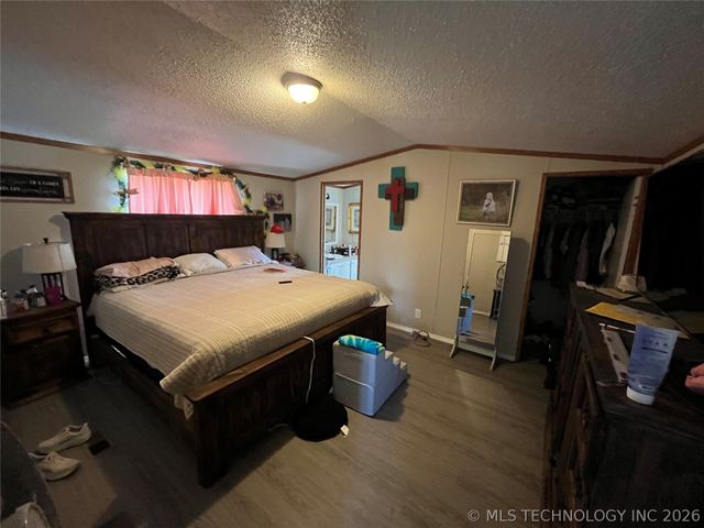 9264 Cherry Road, Henryetta, OK 74437
