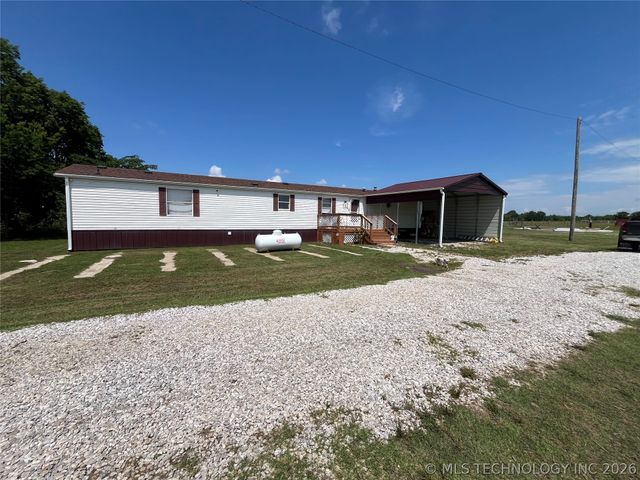 9264 Cherry Road, Henryetta, OK 74437