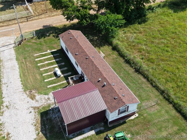 9264 Cherry Road, Henryetta, OK 74437