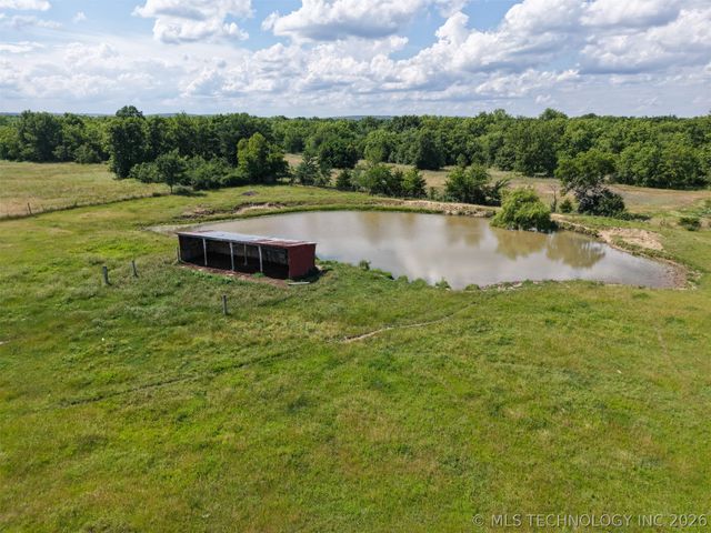 9264 Cherry Road, Henryetta, OK 74437