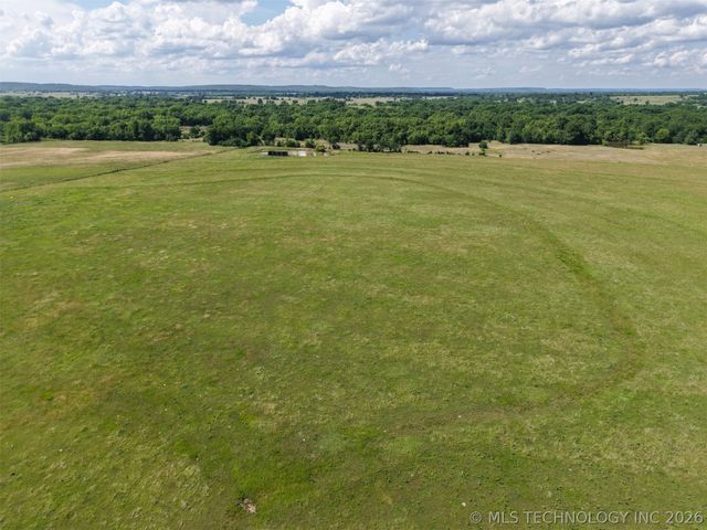 9264 Cherry Road, Henryetta, OK 74437