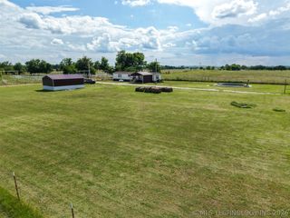9264 Cherry Road, Henryetta, OK 74437