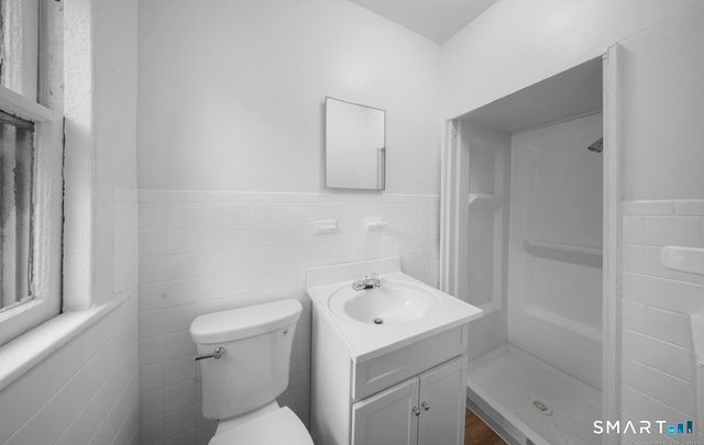 39 Granfield Avenue, Bridgeport, CT 06610