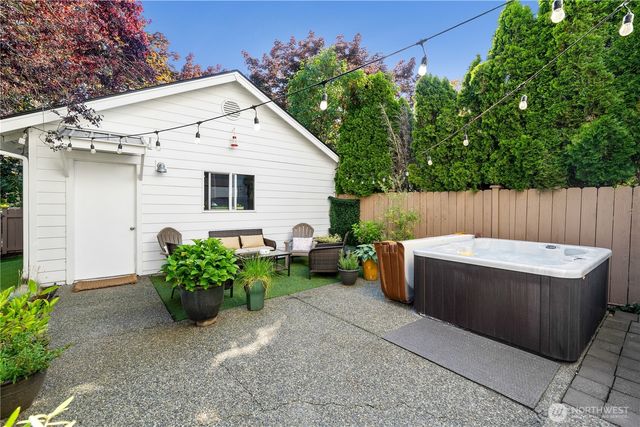 34743 SE Ridge Street, Snoqualmie, WA 98065
