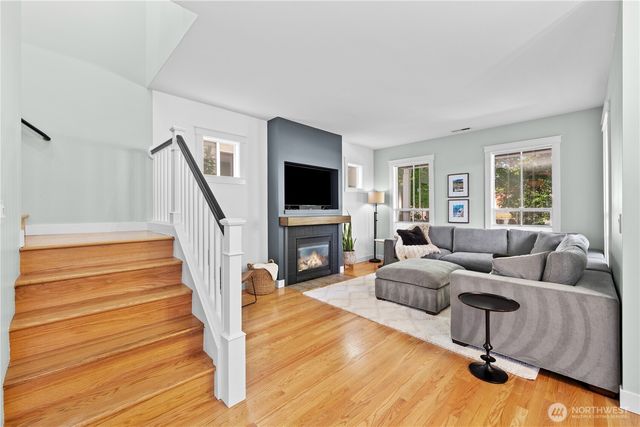 34743 SE Ridge Street, Snoqualmie, WA 98065