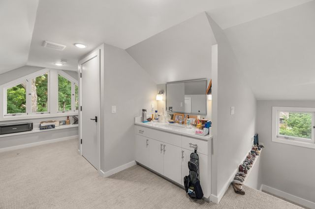 5215 Shriver Avenue, Des Moines, IA 50312