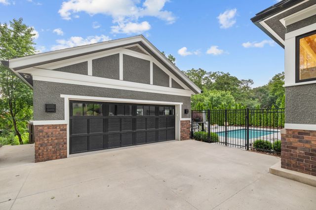 5215 Shriver Avenue, Des Moines, IA 50312