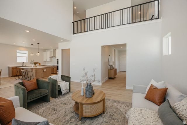 5199 S PARAMOUNT CV, Riverdale, UT 84405