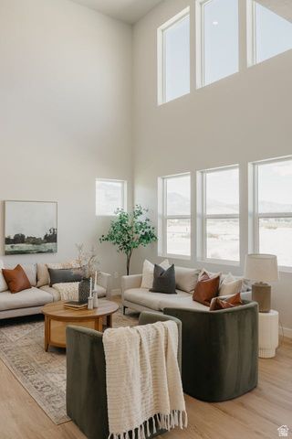 5199 S PARAMOUNT CV, Riverdale, UT 84405