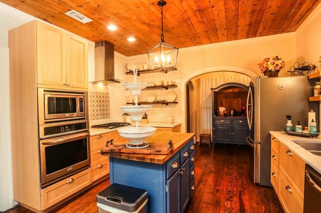 1009 Roselawn Street, Brownwood, TX 76801
