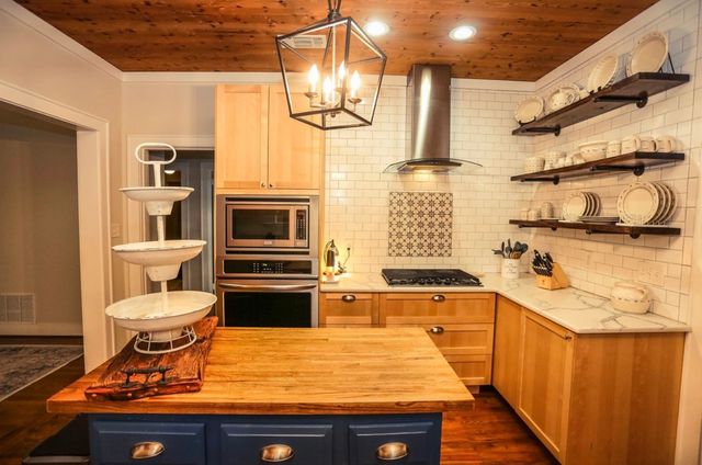 1009 Roselawn Street, Brownwood, TX 76801