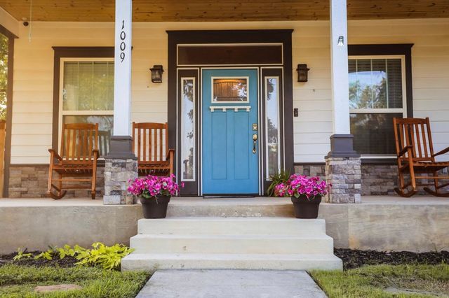 1009 Roselawn Street, Brownwood, TX 76801