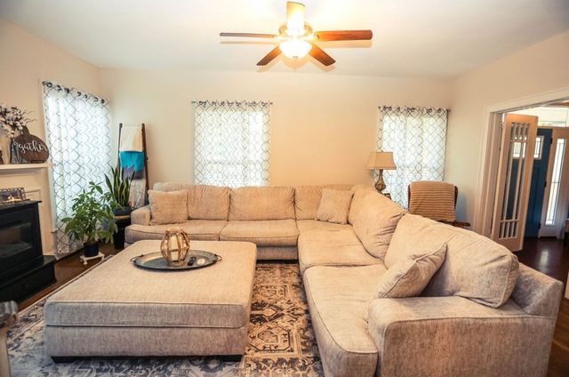 1009 Roselawn Street, Brownwood, TX 76801