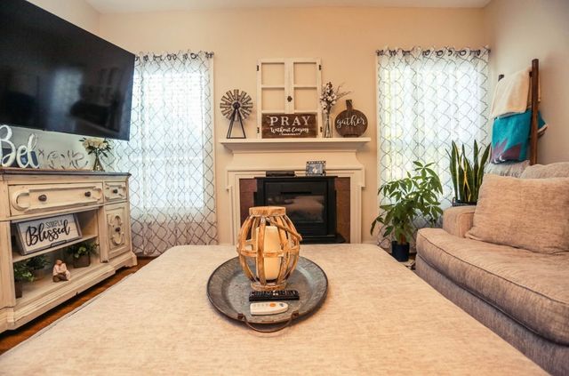 1009 Roselawn Street, Brownwood, TX 76801