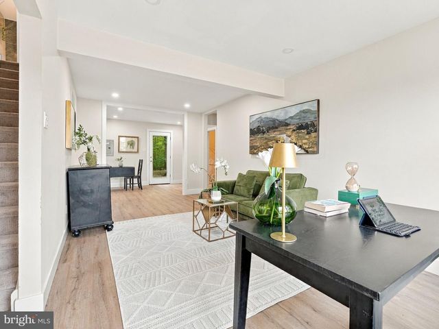 23 WALNUT DR, Burlington, NJ 08016